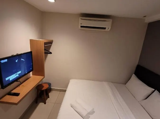 New Eastern Hotel