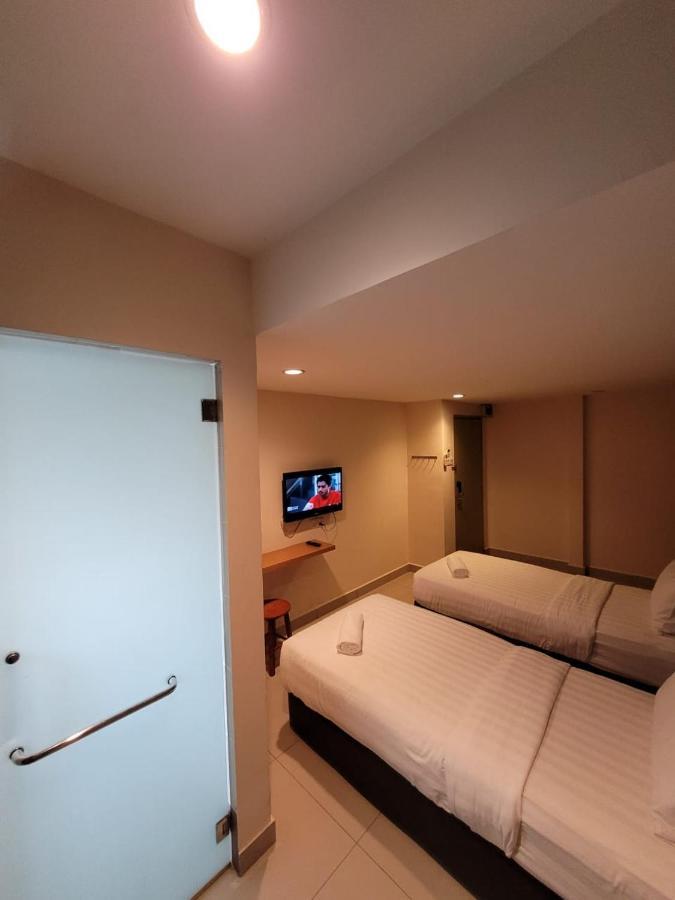 New Eastern Hotel